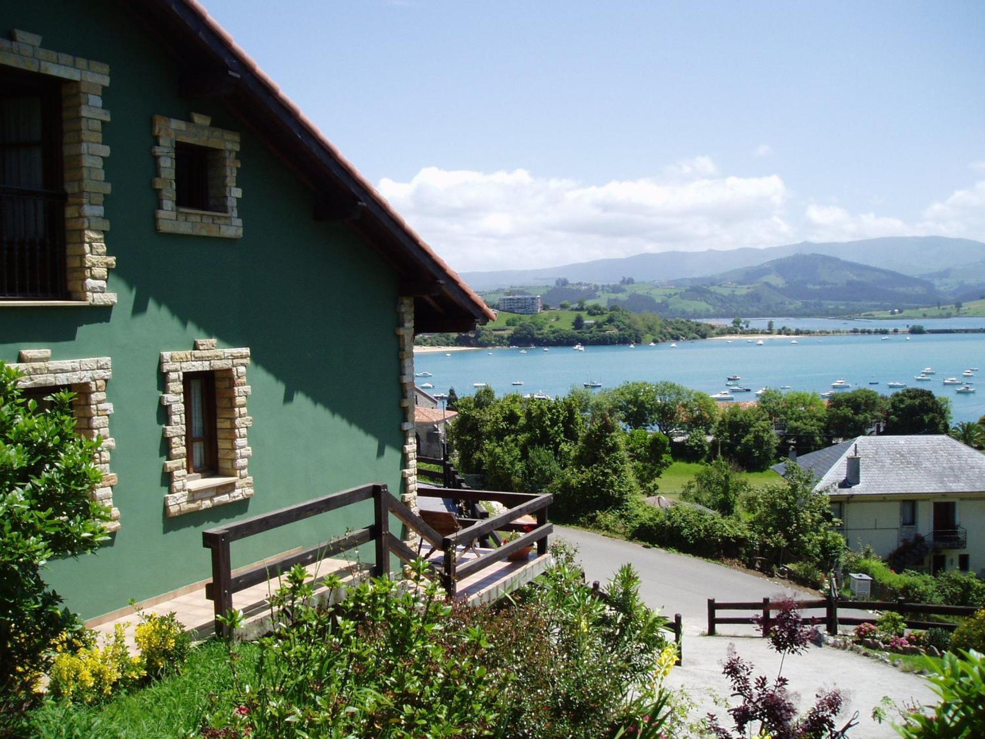 Posada El Labrador Hostal San Vicente De La Barquera Exterior foto